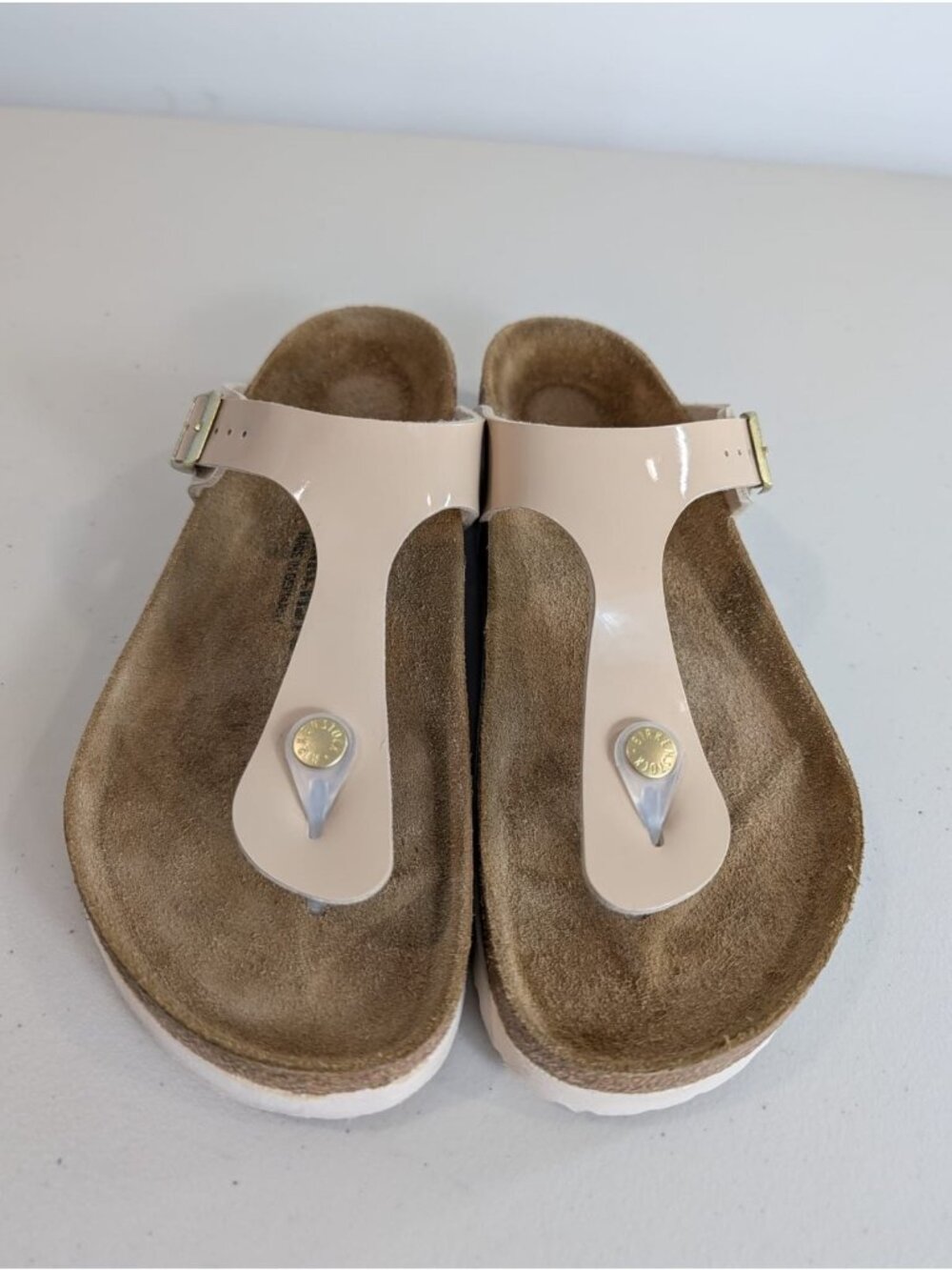 Birkenstock Gizeh thong sandals in a light beige/cream color women's size 9 - Picture 2 of 10